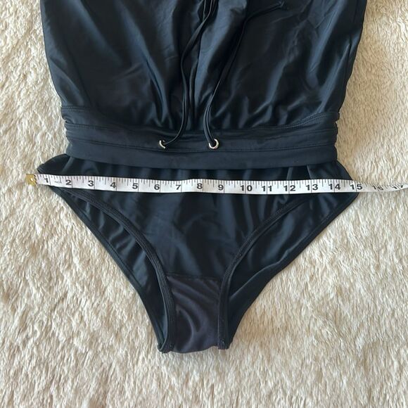 Two piece black bathing suit size medium - Picture 10 of 16